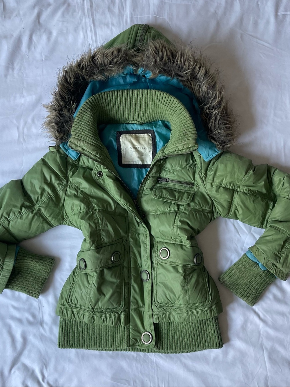 Forever 21 Green Hooded Puffer Jacket with Faux Fur Trim